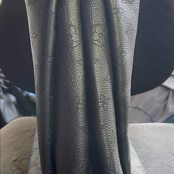 LV Babylone PM Mahina - Picture 9 of 11